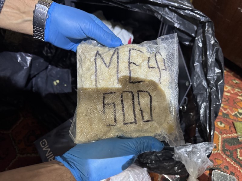 Сотрудники полиции задержали двух наркосбытчиков в Горловке