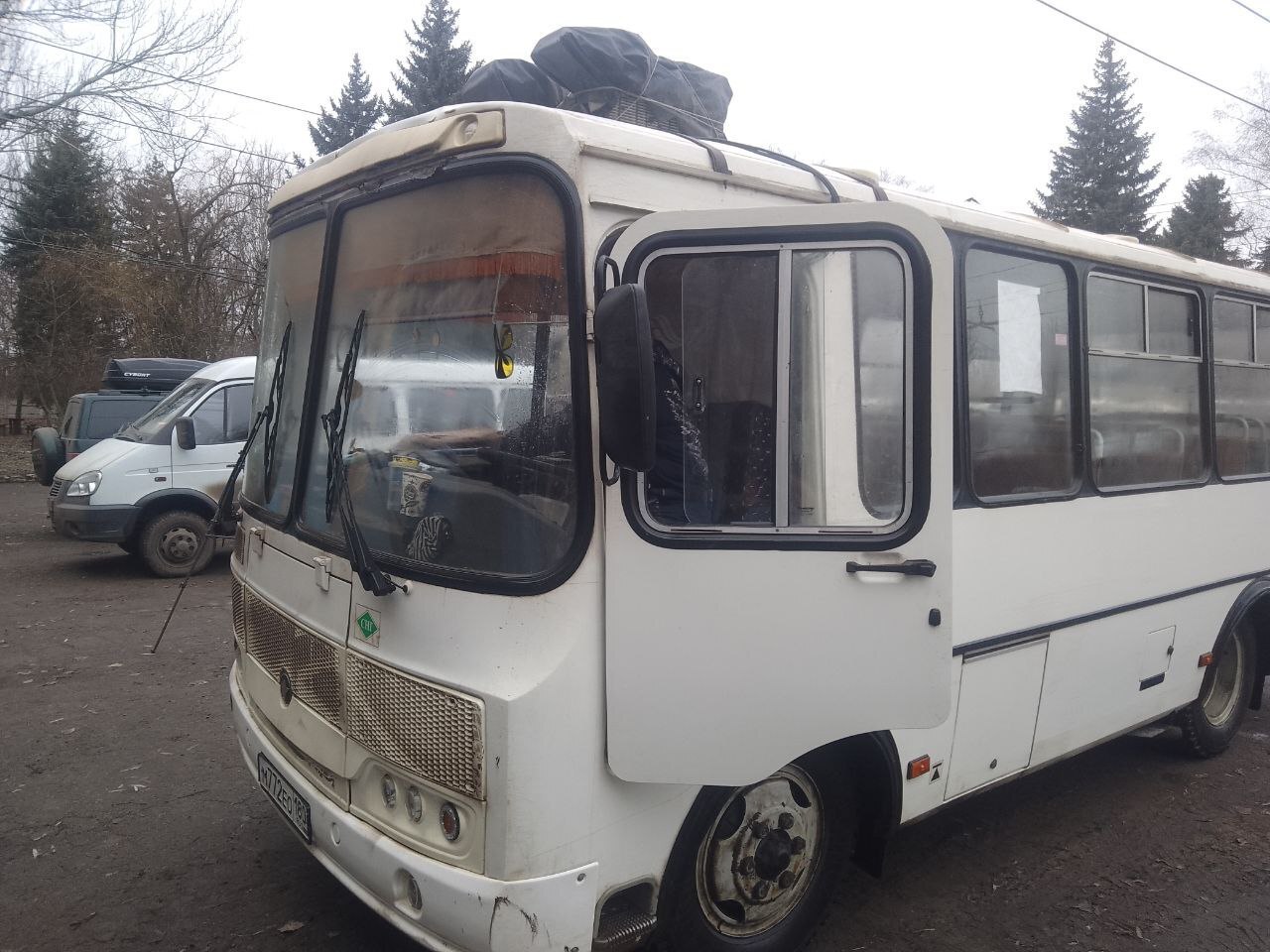 На кабины автобусов устанавливают бронешаль Горловка