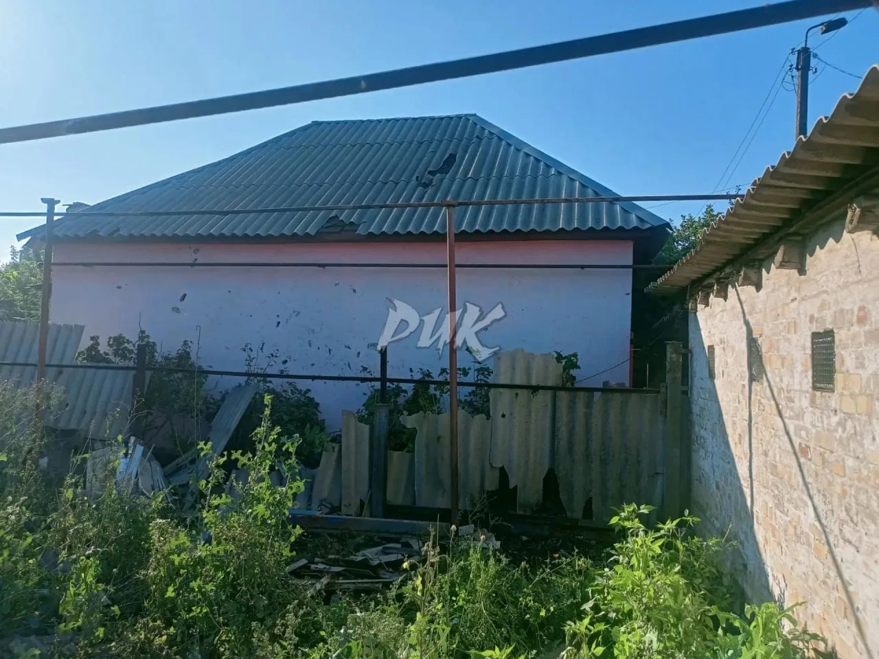 В результате атаки БПЛА ВСУ в Горловки поврежден ряд частных домов
