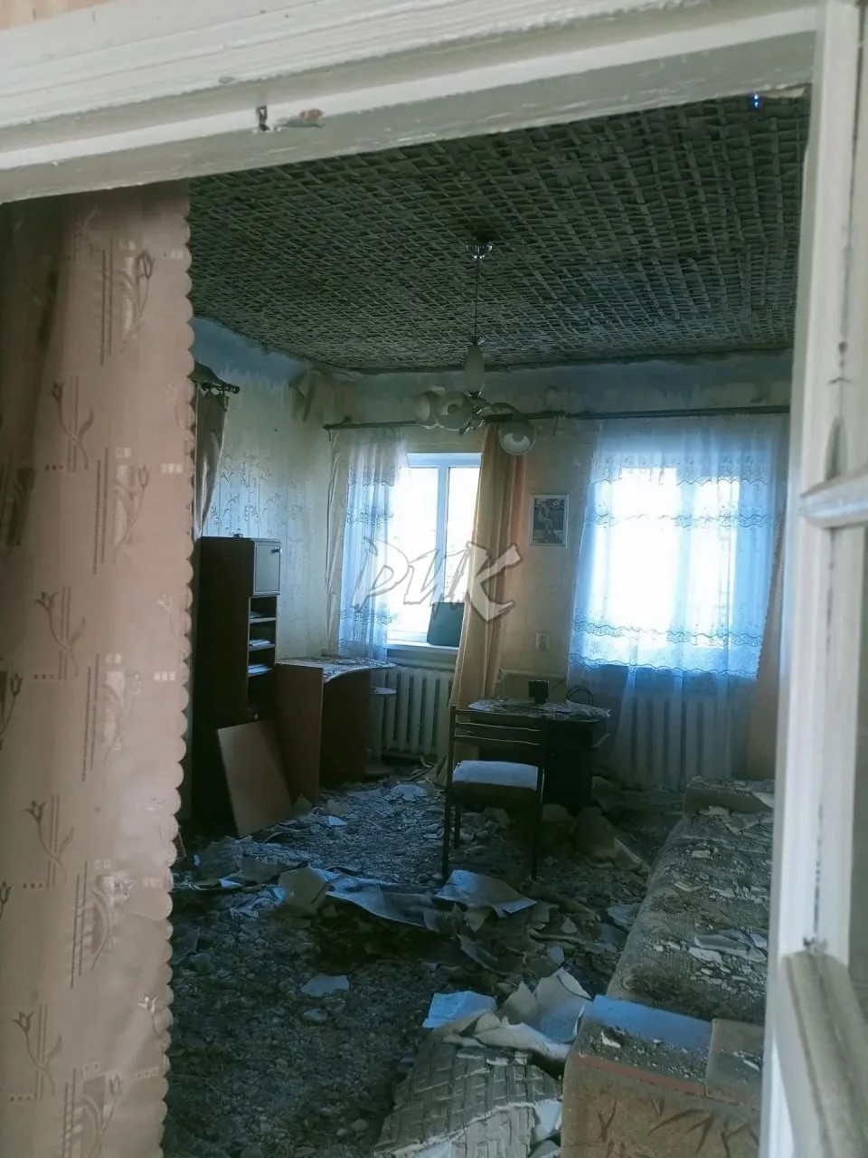 В результате атаки БПЛА ВСУ в Горловки поврежден домо
