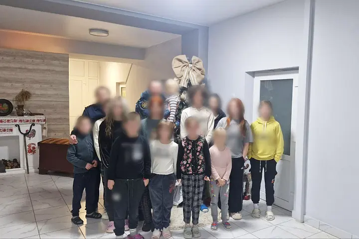 Сотрудники ИК-4 г. Горловки навестили подопечных детского социального центра